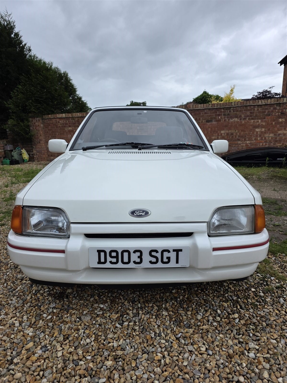Ford Escort full exterior detail with graphene wax